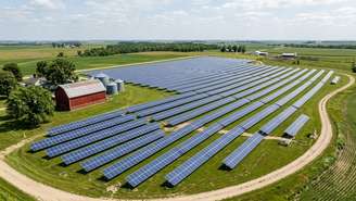 O bloqueio burocrático de normas de zoneamento impediu a instalação de uma usina solar que salvaria a fazenda.