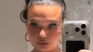 Lola Young desabafa sobre vício em vapes