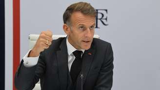 Presidente francês, Emmanuel Macron, comandou reunião do G7 por videoconferência sobre formas de conter o aumento dos combustíveis. (02/10/2026)