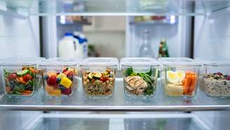 Utilizar recipientes rasos acelera o resfriamento correto dos alimentos e protege a saúde da sua família.