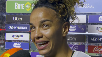 Carlinha, goleira do São Paulo, após conquistar o Brasileirão Feminino