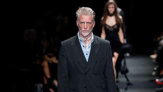 Josh Homme desfila na Semana de Moda de Paris