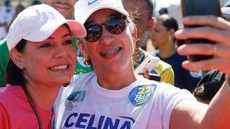 'Michelle Bolsonaro trabalhou muito para filiar mulheres no país inteiro', diz pesquisadora