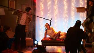 Rachel Marsh no episódio "Pop Girlie" da segunda temporada de 'Adults' (Reprodução/FX)