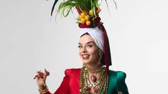 Giovanna Lancellotti como Carmen Miranda