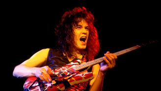 Eddie Van Halen durante apresentação em 1979