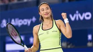 Zheng Qinwen em foto