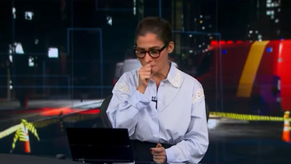 Renata Vasconcellos tem crise de tosse ao vivo