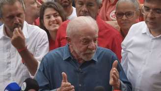 Em ato na Paulista, Lula em SP mobiliza militância: "convencer as pessoas"