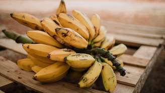 Você sabia que há três alimentos que não são aconselhados a serem misturados com a banana? Descubra quais são eles