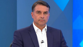 Flávio Bolsonaro desiste de debate com Lula na Band e emissora anuncia o que fará