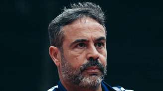 Artur Jorge chega ao Mineirão para a partida entre Cruzeiro e Red Bull Bragantino, pelo Campeonato Brasileiro de 2026 - 