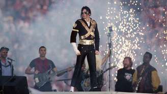 Michael Jackson se apresenta no Super Bowl XXVII, em janeiro de 1993