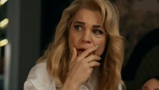 Adriana (Letícia Colin) enfrenta Pilar (Isabel Teixeira)