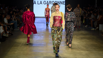 Desfile À La Garçonne 