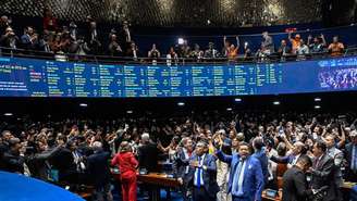 No segundo turno de deliberações, o placar manteve o mesmo resultado expressivo de 75 votos a favor e o único voto contrário de Hamilton Mourão