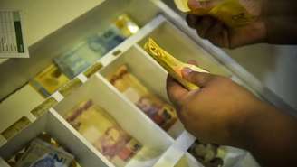 Abono salarial lote extra reúne pagamentos reconhecidos após a revisão de informações do ano