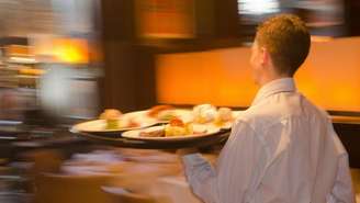 No setor de bares e restaurantes, que vinha operando na escala 6x1, a taxa de rotatividade é de 79% ao ano
