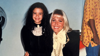 Ex-atriz mirim Carolina Pavanelli resgata foto com Xuxa