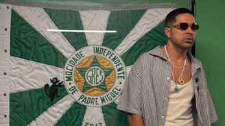 O rapper desfilará na Sapucaí em carro alegórico