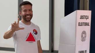 André Janones deu entrada na UTI após apresentar alteração no ritmo cardíaco e dificuldade para respirar durante a madrugada