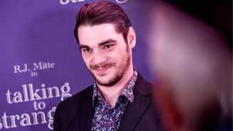 RJ Mitte no Fine Arts Theatre, em setembro de 2026