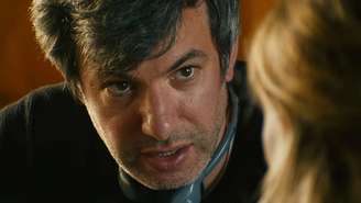 Nathan Fielder revela que recebeu ligação inesperada de Elizabeth Holmes da prisão (Divulgação)