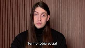 Felca revela fobia social: entenda o transtorno que vai além da timidez