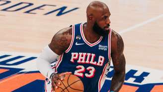 Lebron James, do Philadelphia 76ers, durante partida contra o New York Knicks, a primeira das equipes na temporada 2026/27 da NBA - 
