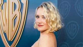 Emily Osment interpretou Mandy McAllister em 'Jovem Sheldon'