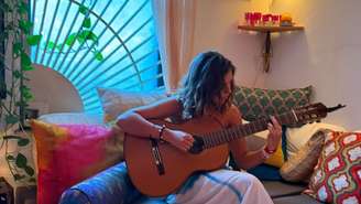 Cantora de 18 anos interpreta a personagem Carol na nova adaptação de 'Confissões de Adolescente' no Rio de Janeiro