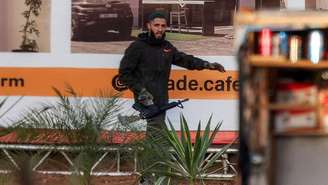 A agência de notícias AFP publicou imagens de um dos suspeitos pelo ataque