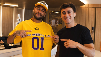 Neymar se encontra com Nikolas Ferreira