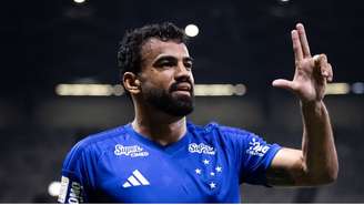 Fabrício Bruno comemora gol da vitória do Cruzeiro sobre o Remo pelo Brasileirão 2026 