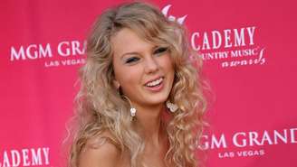 Taylor Swift em 2006, ano do lançamento de seu primeiro álbum de estúdio