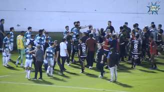 Confusão após final entre Ferroviaria e Maringá, no Brasileirão Série C 