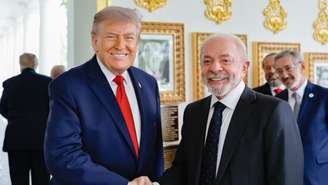 Trump levanta suspeitas sobre as eleições brasileiras e elogia Lula