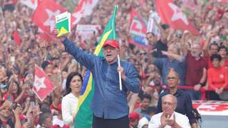 Lula na avenida Paulista.