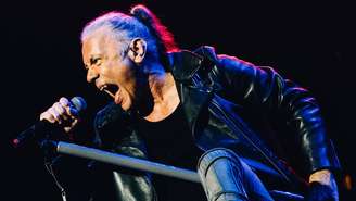 Bruce Dickinson durante show do Iron Maiden em São Paulo em 2026