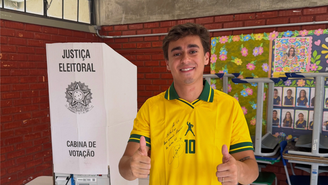Nikolas Ferreira (PL-MG) após votar no segundo turno das eleições