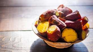 Descubra por que assar a batata