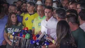 Flávio teve os passaportes cancelados por ordem de Alexandre de Moraes um dia antes da apuração sobre sua possível saída do país