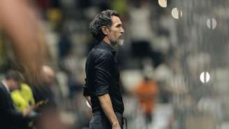 Eduardo Domínguez, treinador do Atlético-MG, durante a vitória sobre o Montevideo City Torque pela ida das semifinais da Copa Sul-Americana de 2026 - 