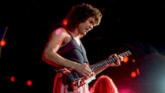 O guitarrista Eddie Van Halen em 1988