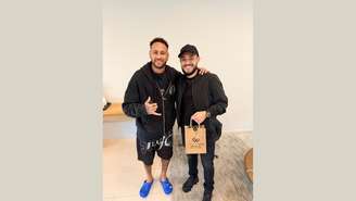 Neymar ganha presente de Wallace Joias 