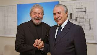 O ex-presidente Lula e o vice-presidente Michel Temer, que acaba de assumir a articulação política do governo