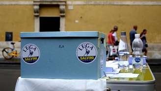 Urna em Roma para eleitores da Liga se expressarem sobre acordo com M5S