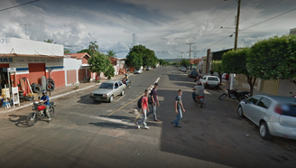 Imagem de rua movimentada em Pontalina, em Goiás