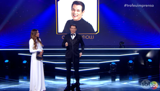 Celso Portiolli e Patrícia Abravanel apresentaram Troféu Imprensa