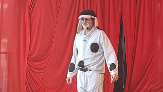 Felipe Dylon interpreta cachorro no musical 'Os Saltimbancos'